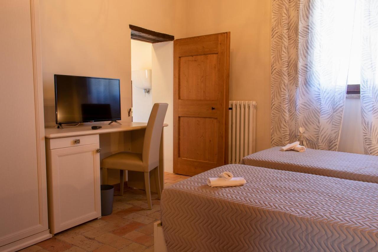 Casale San Sabino Hotel Spoleto Bagian luar foto